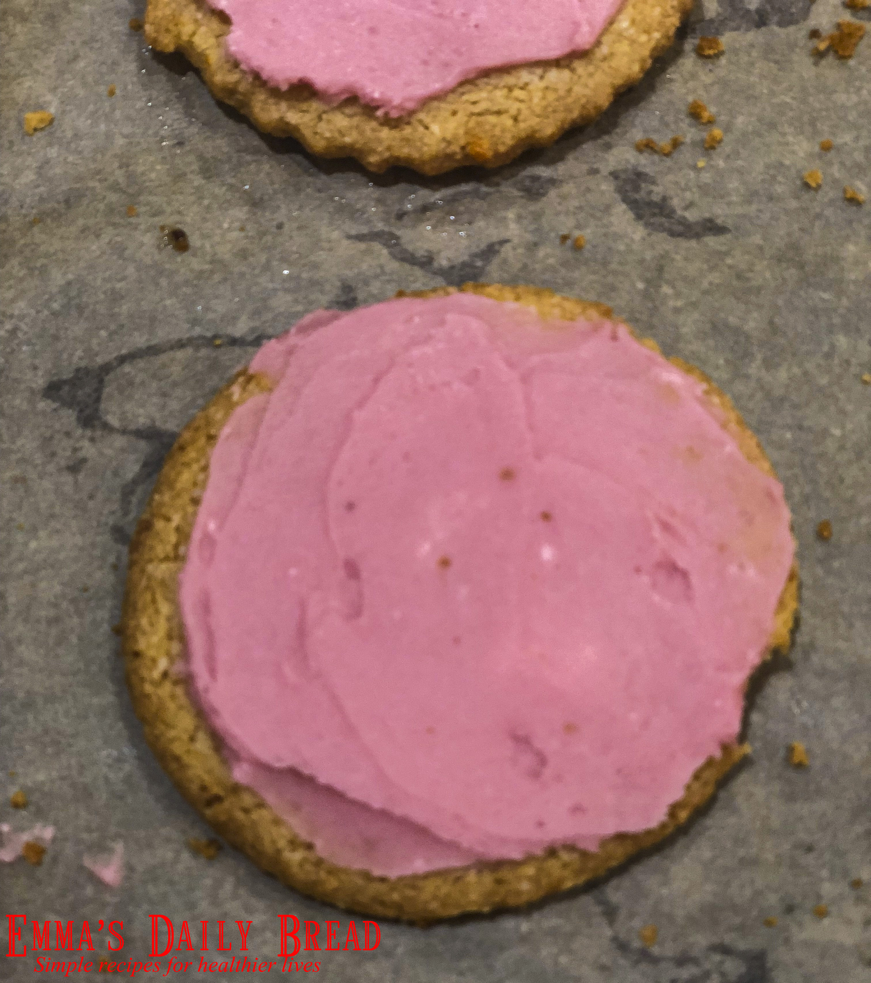 Valentine’s Day Sugar Cookies With White Chocolate Buttercream Frosting!